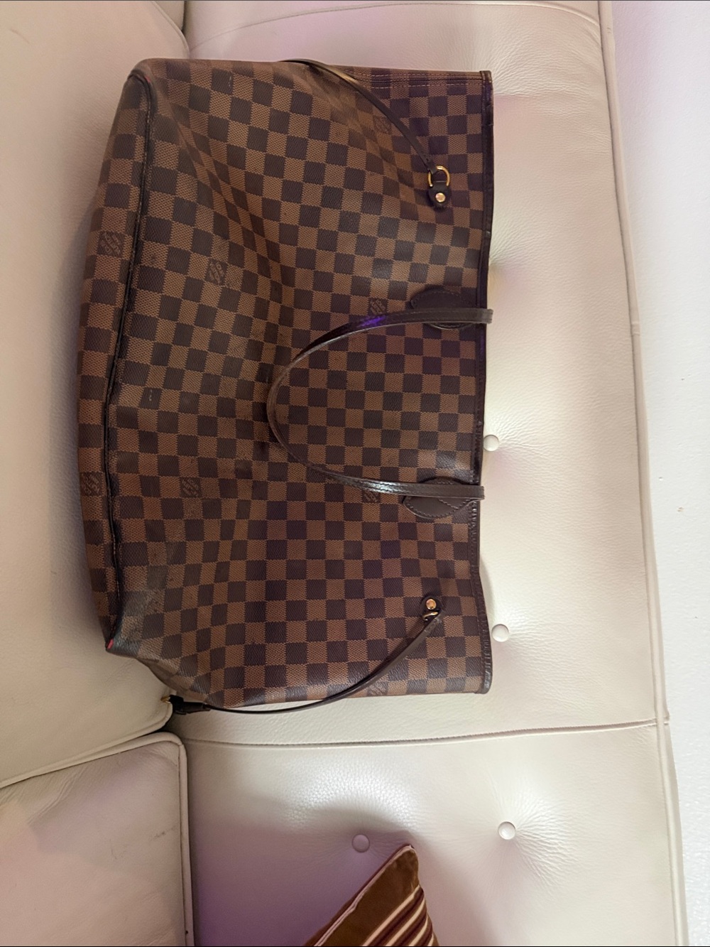 Luis Vuitton Neverfull GM missing inside tote